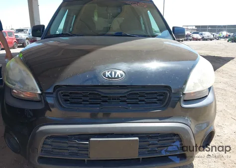 2013 Kia Soul z USA, uszkodzony, nr VIN KNDJT2A58D7622988